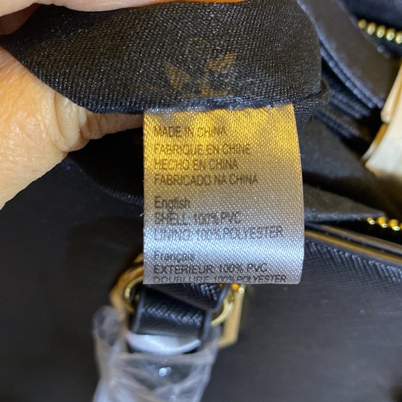 Park Ave Collection black bag with gold trim. - Picture 8 of 13